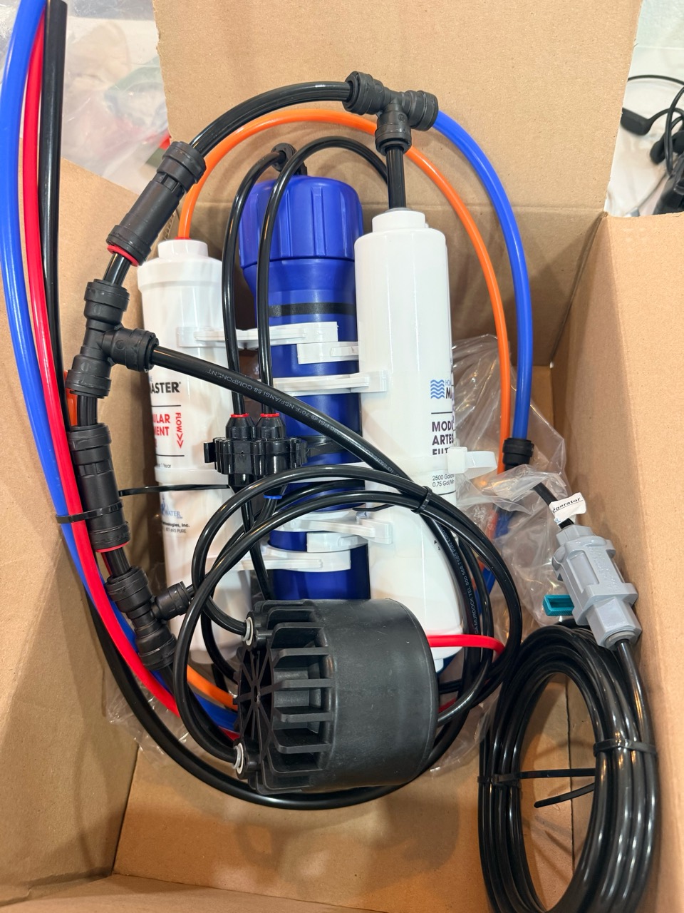 Multipiece water filter in the box
